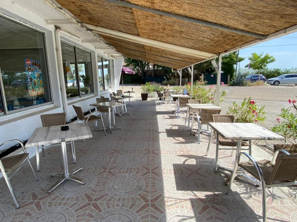 Hotel Restaurant La Ceinture Vauvert Buitenkant foto